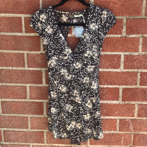 UO Hawaiian print romper - Picture 2 of 7